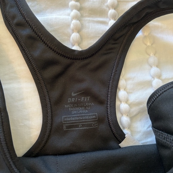 NIKE Women’s Swoosh Sports Bra - Picture 4 of 4